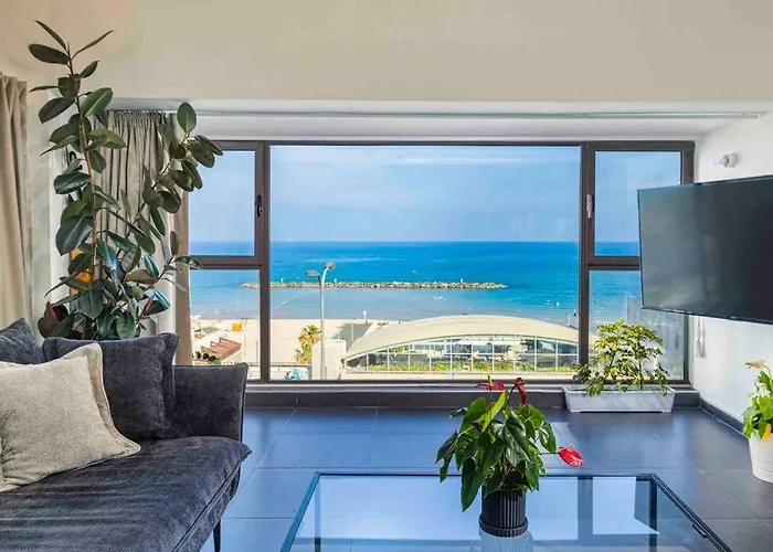 Luxury Apartment On Gordon Beach 146