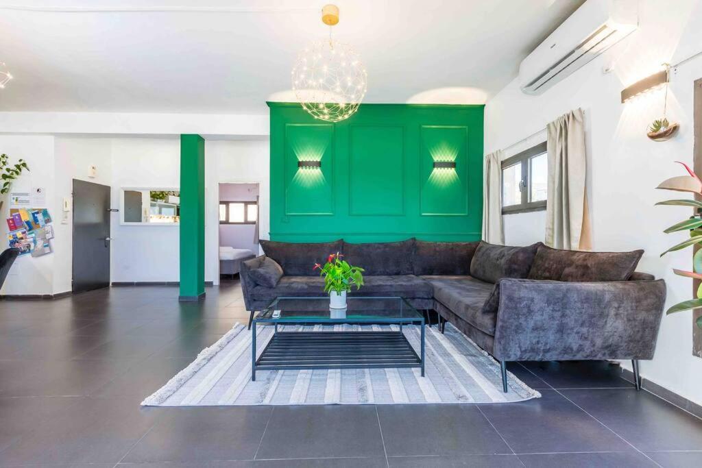 Luxury On Gordon 146