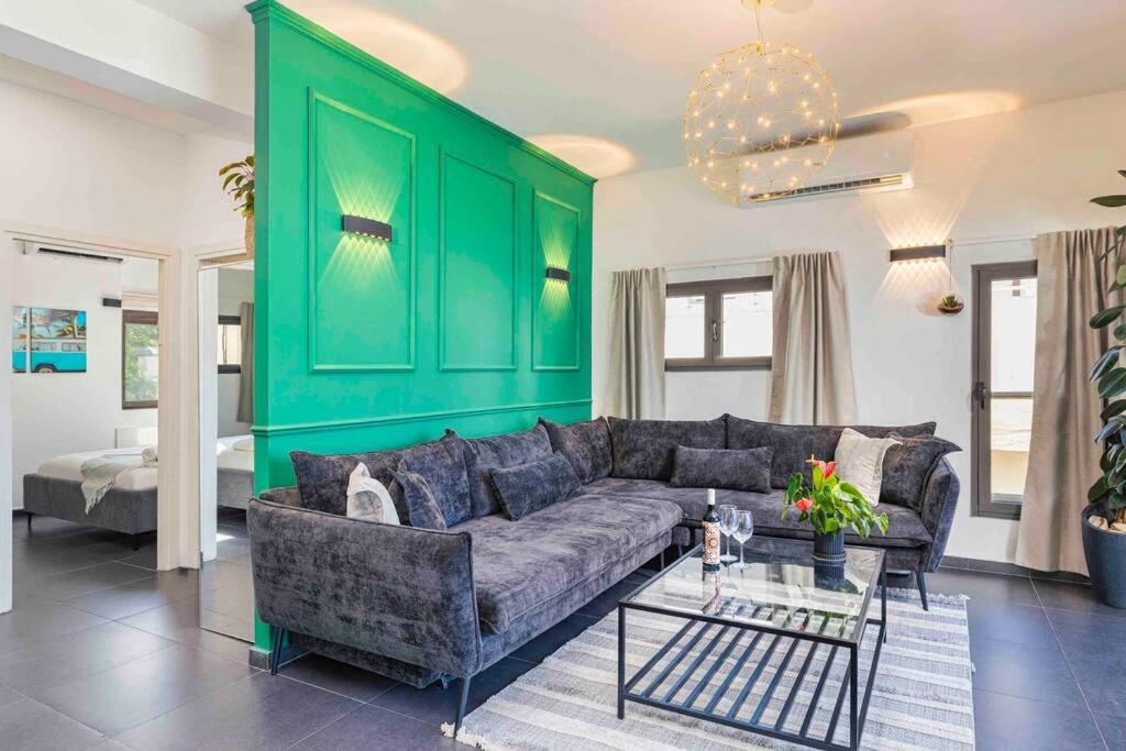 Luxury On Gordon 146