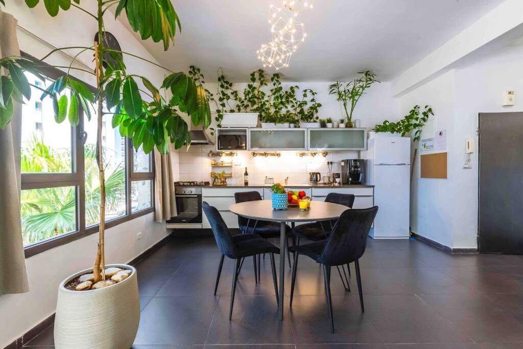 Luxury On Gordon 146